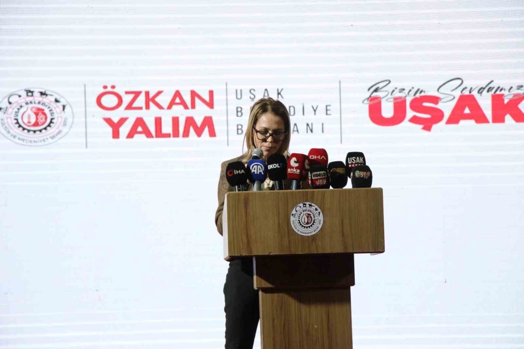 CHP Genel Başkanı Özel, Uşak Belediyesi Ferdi Zeyrek Amfi Salonu açılışına katıldı