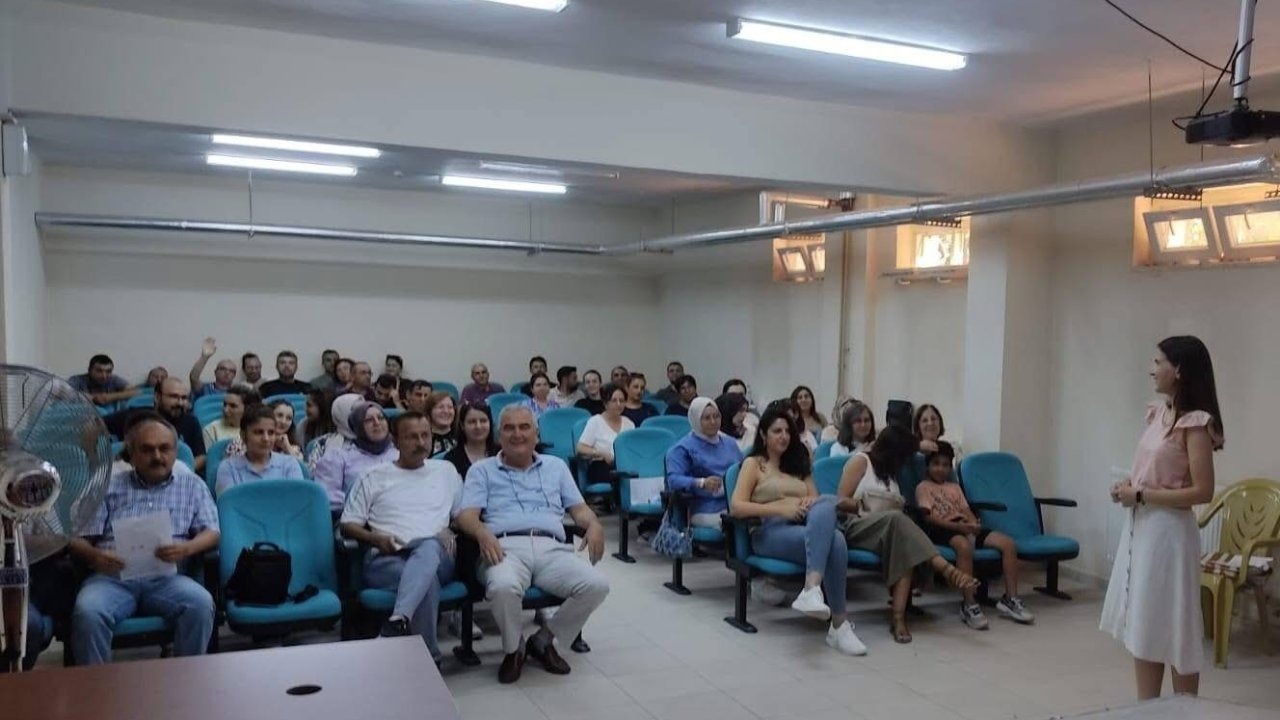 İlçede Türkiye Yüzyılı Maarif Modülü Eğitimi Semineri düzenlendi