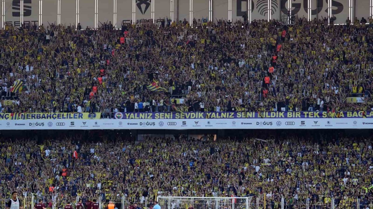 Trendyol Süper Lig: Fenerbahçe: 0 - Trabzonspor: 0 (Maç devam ediyor)