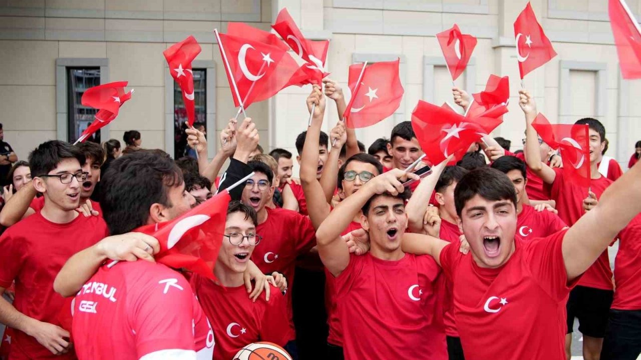 Avrupa ikincisi A Milli Erkek Basketbol Takımı, Türkiye’ye döndü