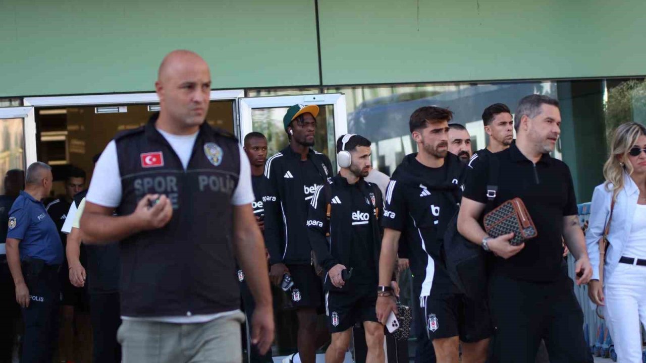 Beşiktaş kafilesi İzmir’e geldi