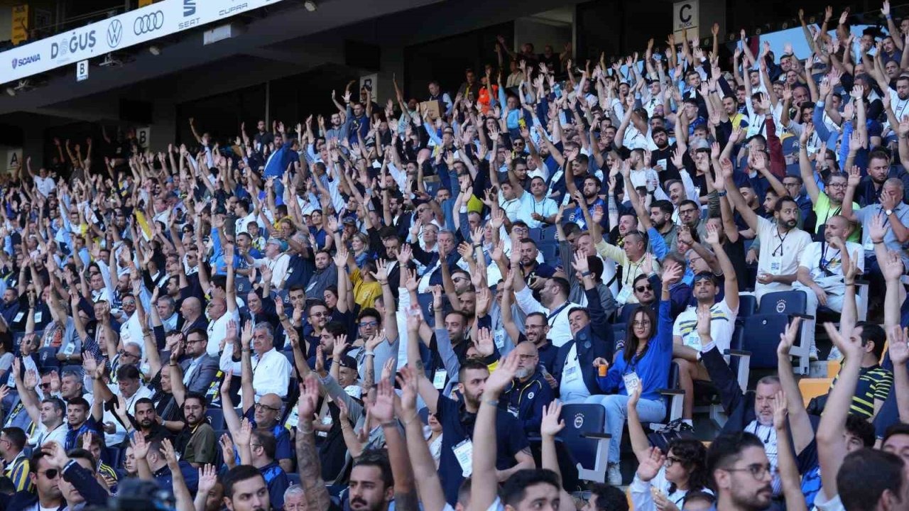 Başkan Ali Koç ve yönetimi, idari ve mali açıdan ibra edildi