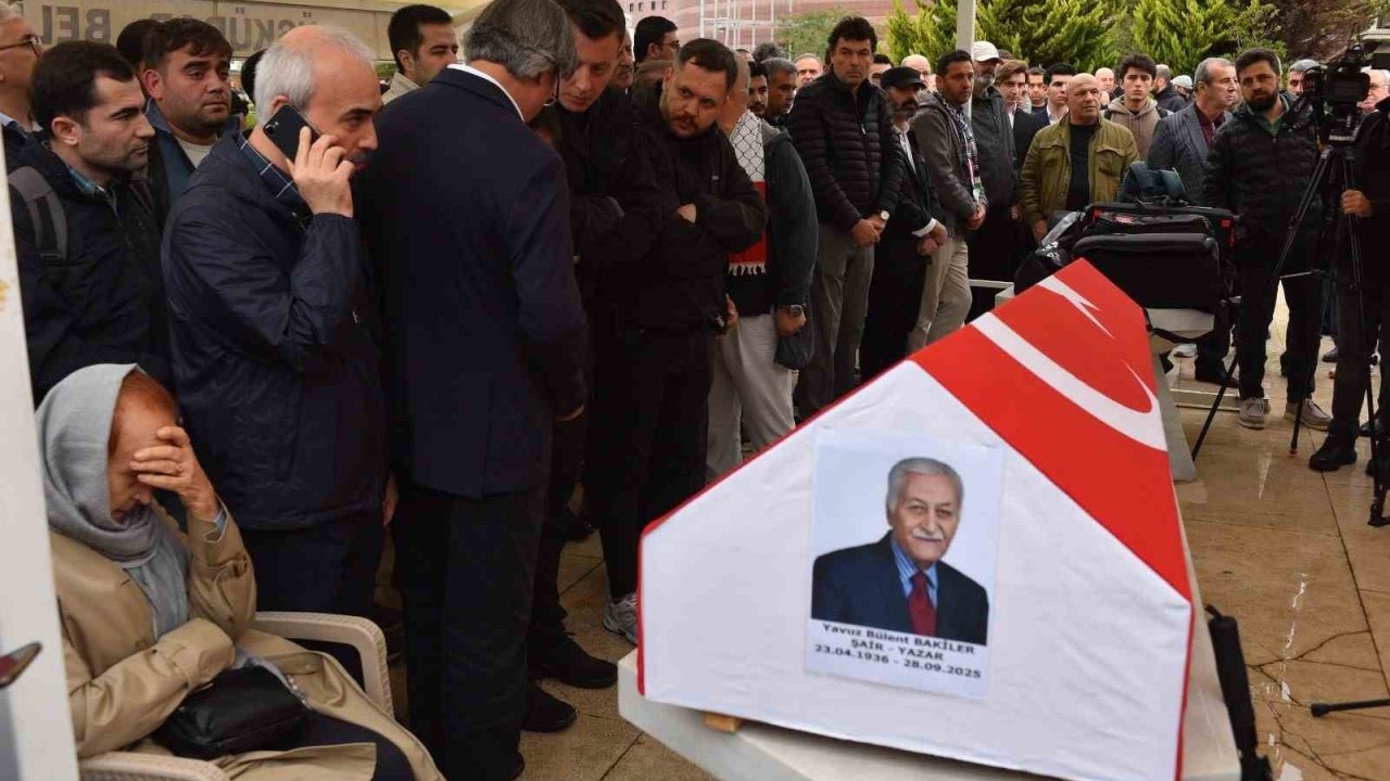 Usta şair ve yazar Yavuz Bülent Bakiler son yolculuğuna uğurlandı