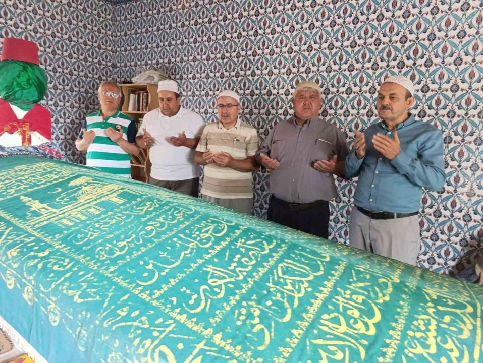 Dünya birincisi hafızlardan ilçede Kur’an ziyafeti