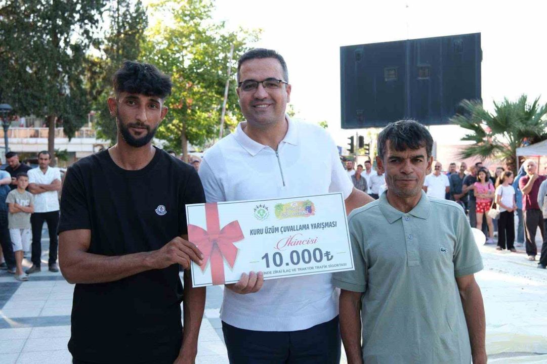 Sarıgöl’de Sultani üzüm yarışması