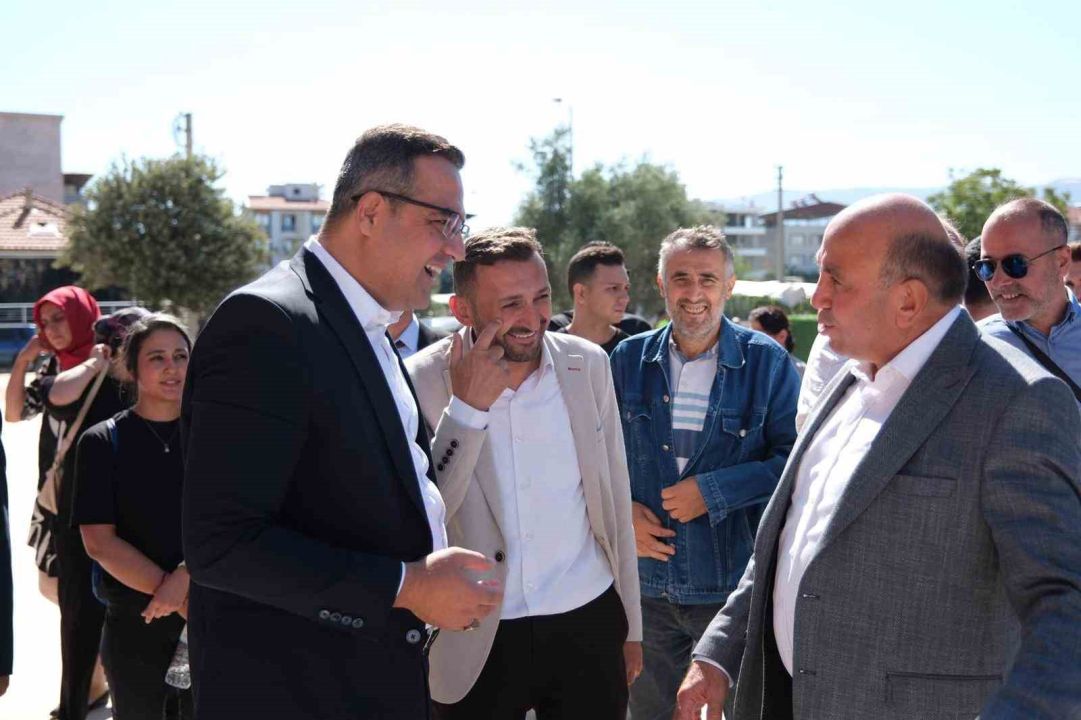 İlçede en büyük okul yeni binasında ilk törenini gerçekleştirdi