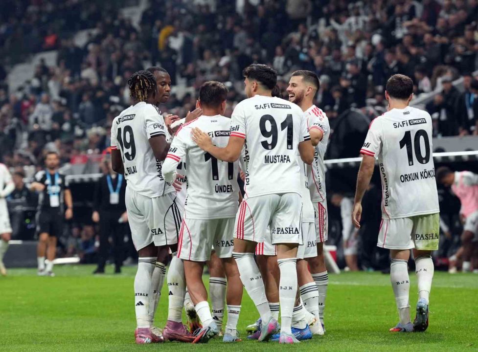 Trendyol Süper Lig: Beşiktaş: 3 - Kocaelispor: 1 (Maç sonucu)
