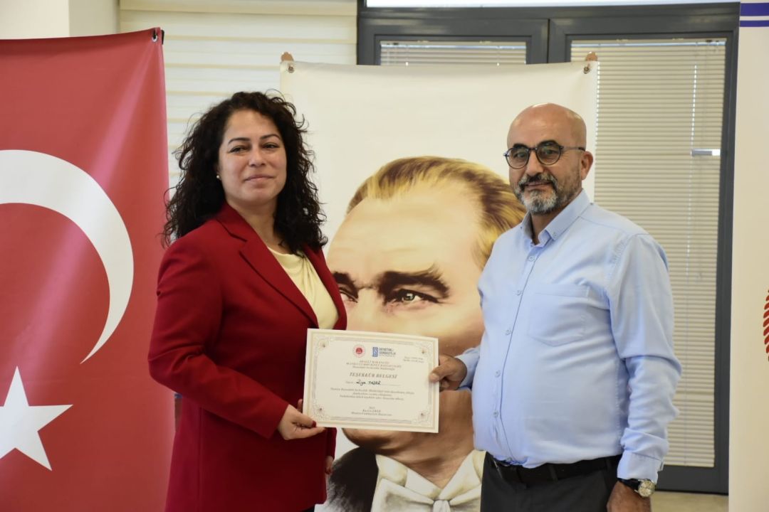 Manisa'da eğitime destek sağlayan yükümlülere teşekkür belgesi