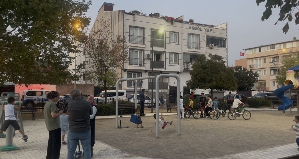 Bir yorgun mermi vakası daha! Parkta oyun oynayan çocuğa isabet etti..