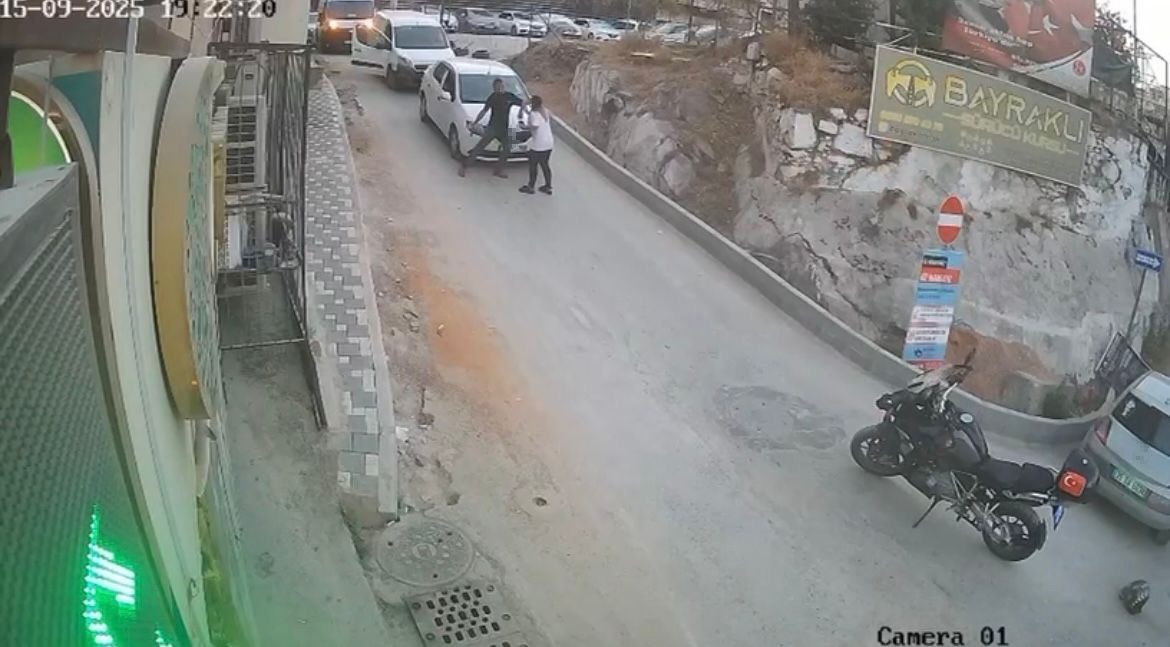 İzmir’de hareketli anlar: Eşini ve kendini rehin aldı!