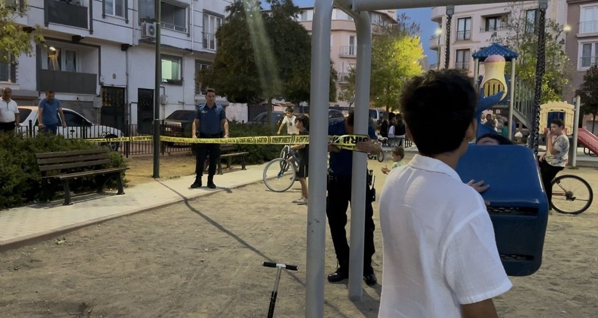 Bir yorgun mermi vakası daha! Parkta oyun oynayan çocuğa isabet etti..