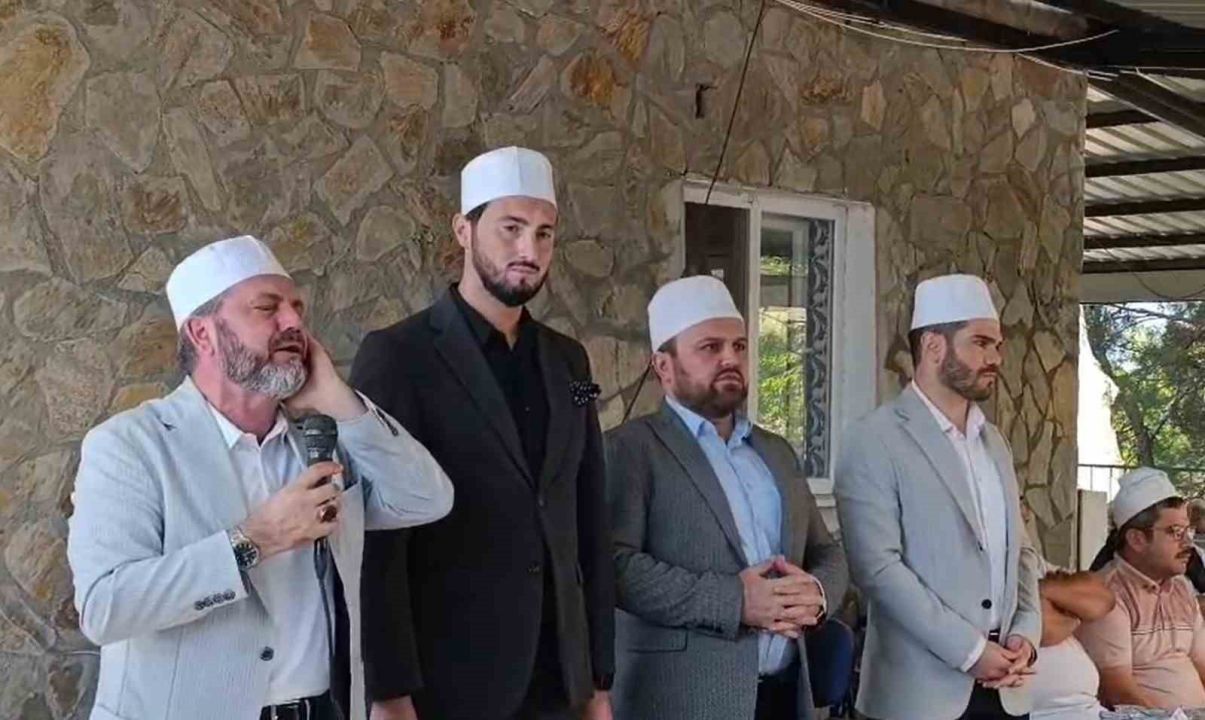 Dünya birincisi hafızlardan ilçede Kur’an ziyafeti
