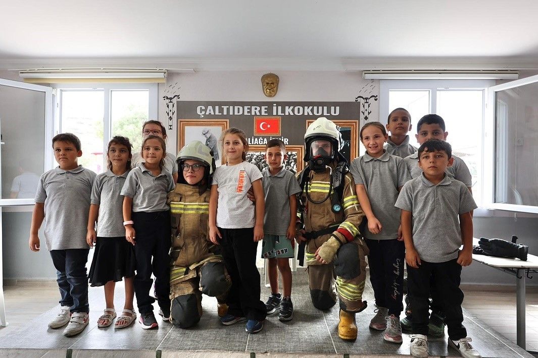 İtfaiye araç ve ekipmanları öğrencilere tanıtıldı