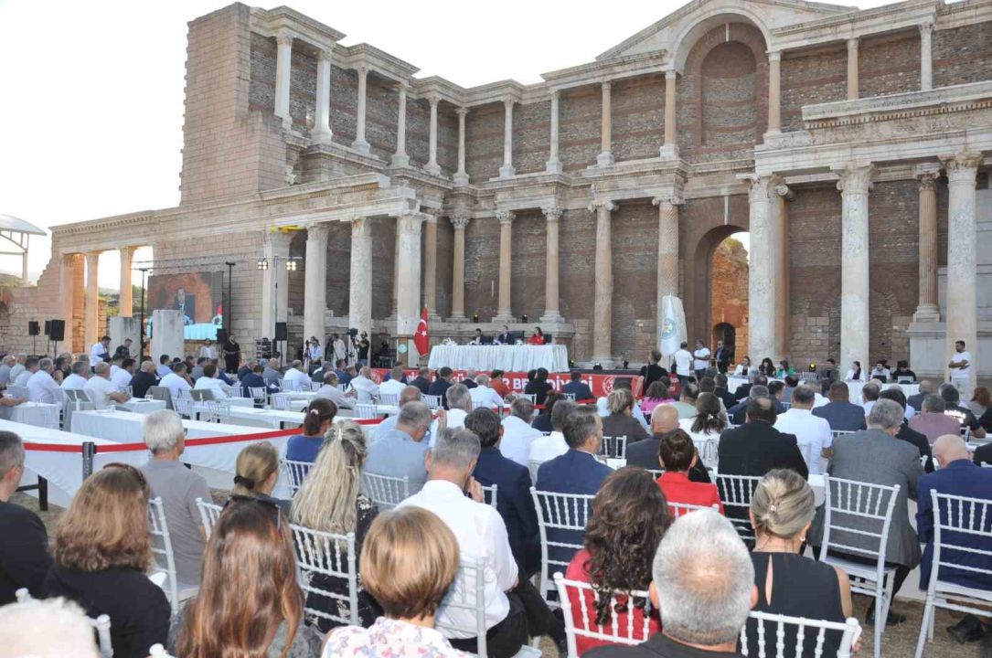 Manisa Büyükşehir Belediye Meclisi tarihi mekanda toplandı