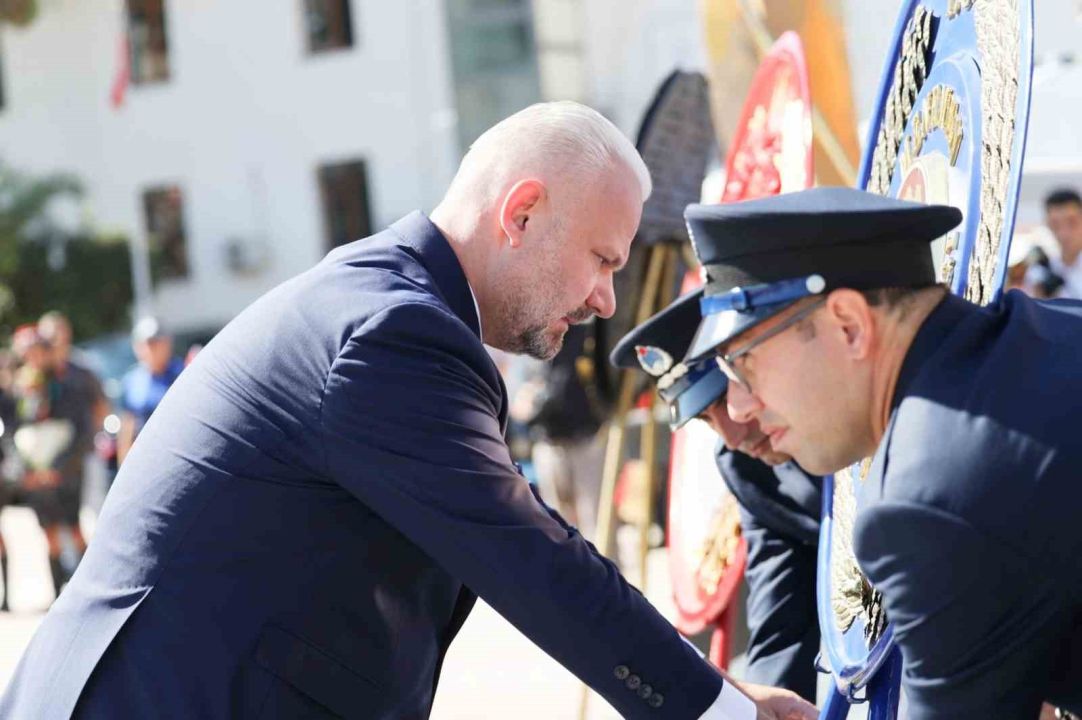 İzmir kurtuluşunun 103. yıl dönümünü törenle kutlandı