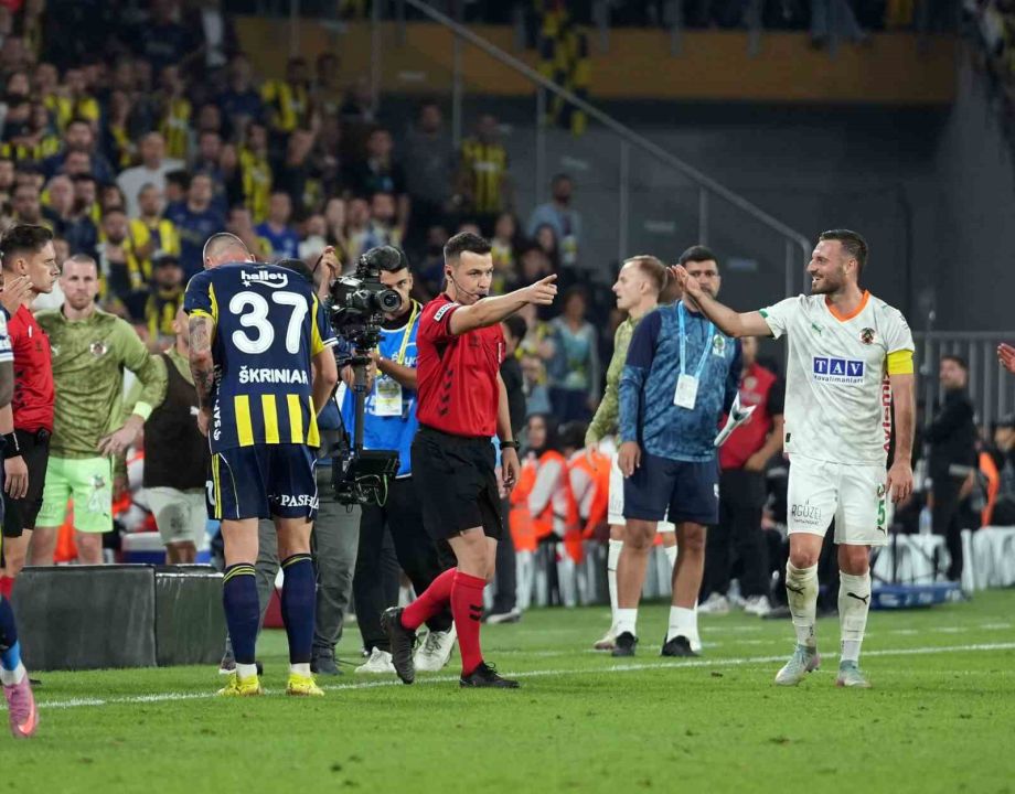 Trendyol Süper Lig: Fenerbahçe: 2 - Corendon Alanyaspor: 2 (Maç sonucu)