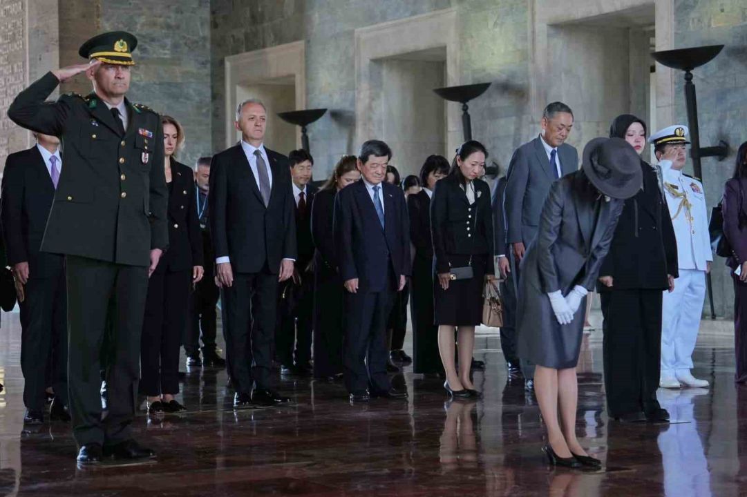 Japonya Prensesinden Anıtkabir'e ziyaret