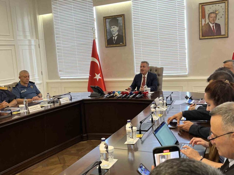 Vali Elban açıkladı, İzmir'de suç oranı yüzde 11 azaldı