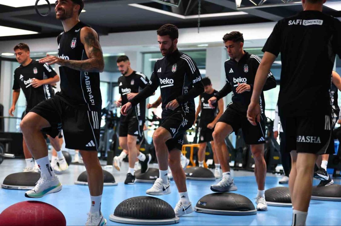 Beşiktaş, salonda çalıştı