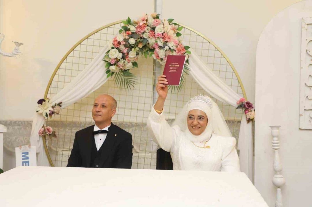 Turgutlu'da sevgi engel tanımadı! Unutulmaz düğün