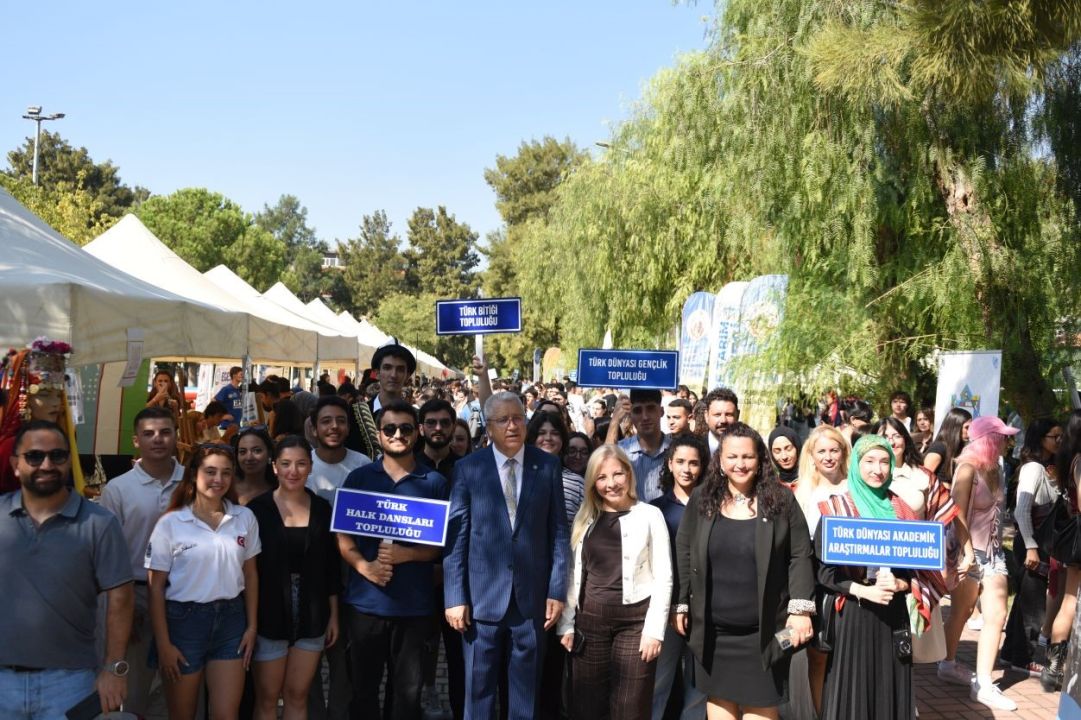 Ege Üniversitesinde öğrenci kulüplerine yoğun ilgi
