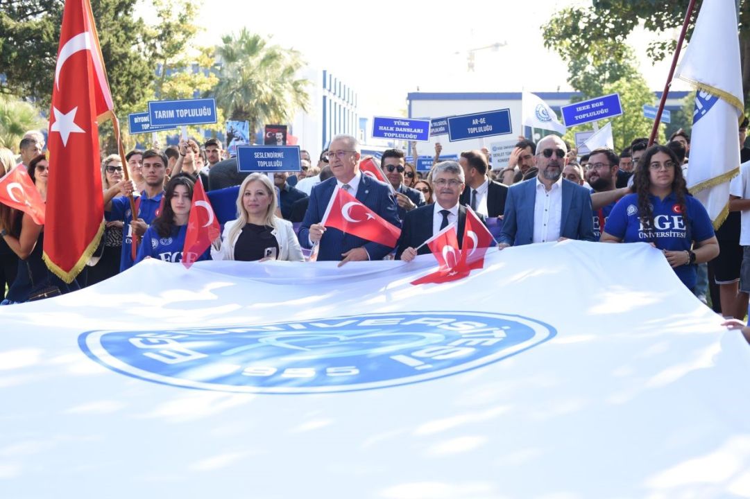 Ege Üniversitesinde öğrenci kulüplerine yoğun ilgi