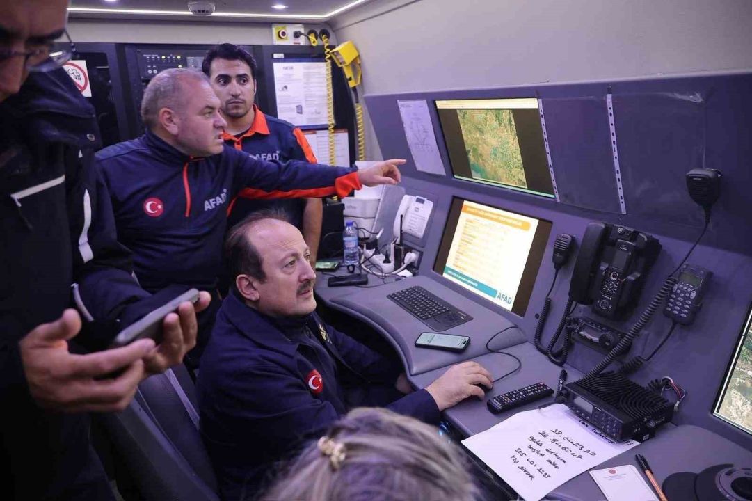 AFAD Başkanı selden etkilenen İzmir’de