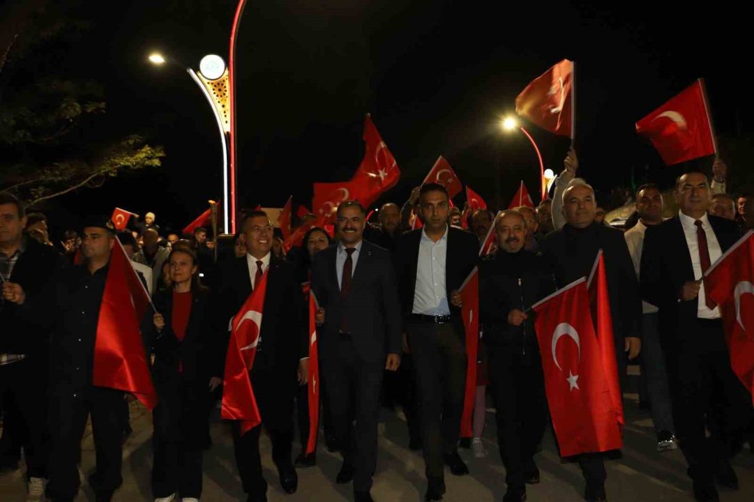 İlçede fener alayı coşkusu