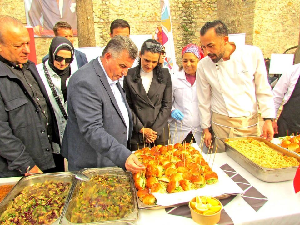 Çeşme'de gastronomi etkinliği düzenlendi