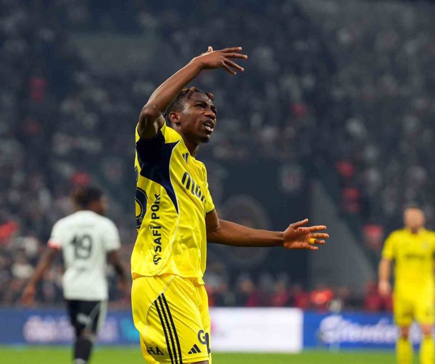 Trendyol Süper Lig: Beşiktaş: 2 - Fenerbahçe: 2 (İlk yarı)