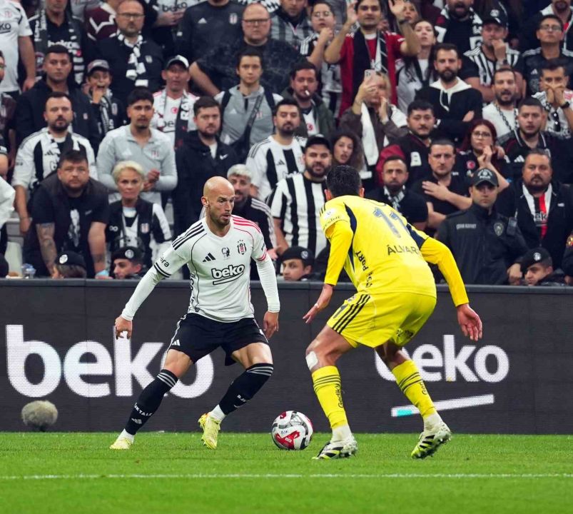 Trendyol Süper Lig: Beşiktaş: 2 - Fenerbahçe: 3 (Maç sonucu)
