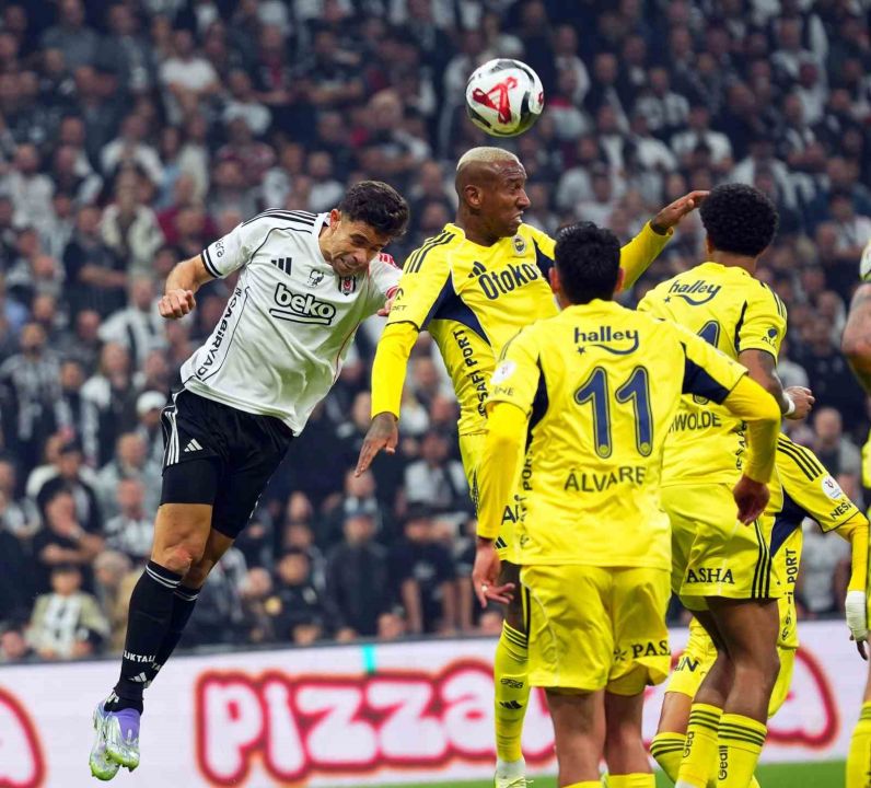 Trendyol Süper Lig: Beşiktaş: 2 - Fenerbahçe: 3 (Maç sonucu)