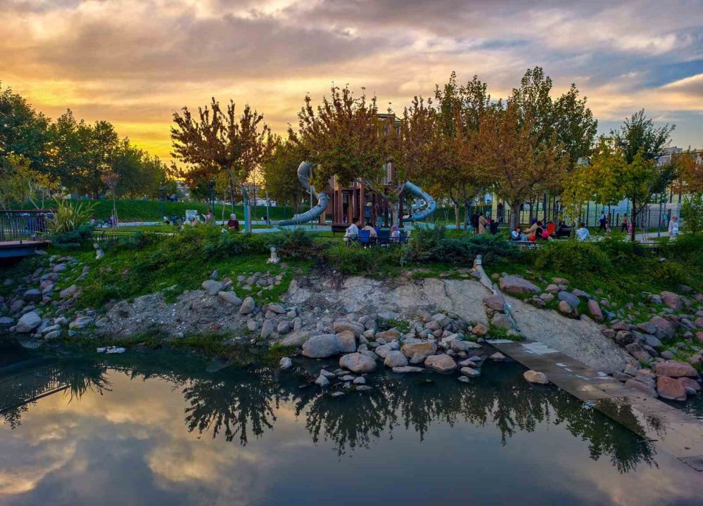 Manisa Kent Park’ta sonbahar büyüsü