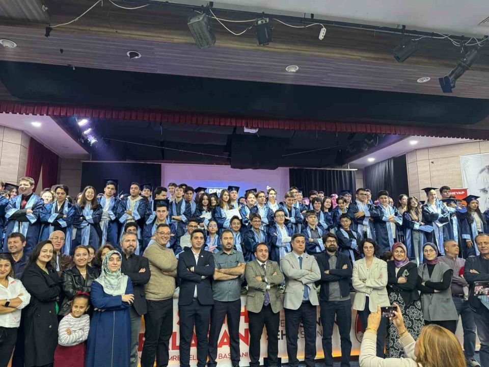 Manisa'da Deneyap 2025 mezuniyet programı gerçekleştirildi