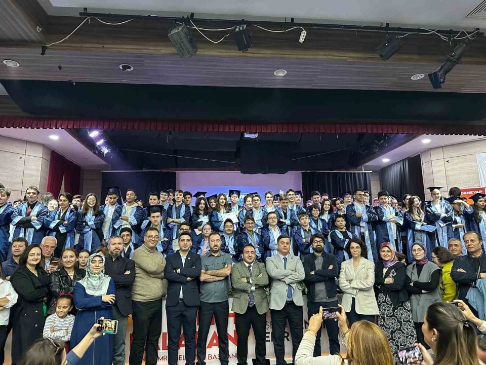 Manisa'da Deneyap 2025 mezuniyet programı gerçekleştirildi