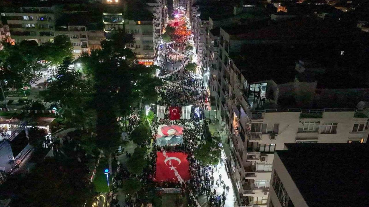 Mesir Fener Alayı şölene dönüştü