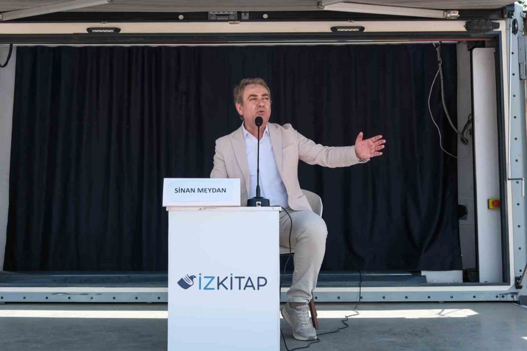 İZKİTAP’ta edebiyat şöleni yaşanıyor