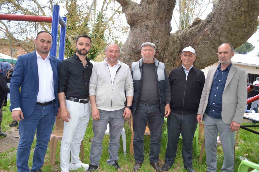 Gördes’te geleneksel köy hayrına yoğun katılım