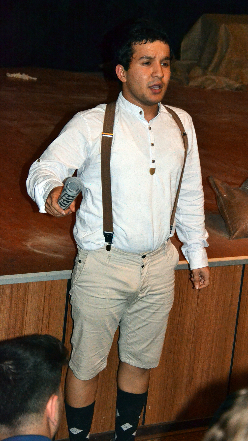 Gençlerin �Dönmeyi Düşünmeyenler� oyunu ayakta alkışlandı GÜNCEL