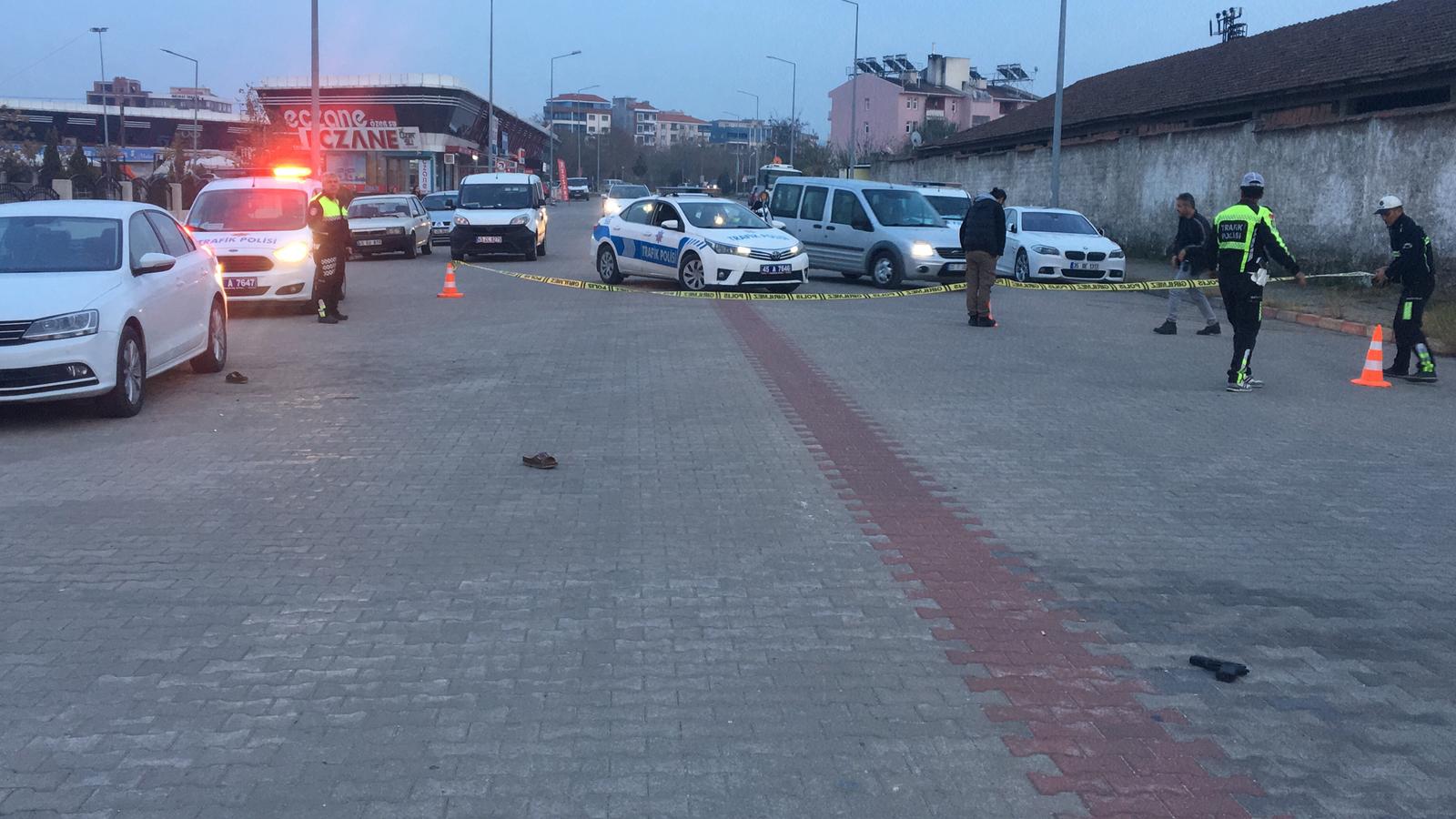 ManisaânÄ±n Turgutlu ilÃ§esinde aralarÄ±nda husumet bulunan akrabalar arasÄ±nda Ã§Ä±kan silahlÄ± kavgada 2âsinin durumu aÄÄ±r 5 kiÅi yaralandÄ±. ile ilgili gÃ¶rsel sonucu