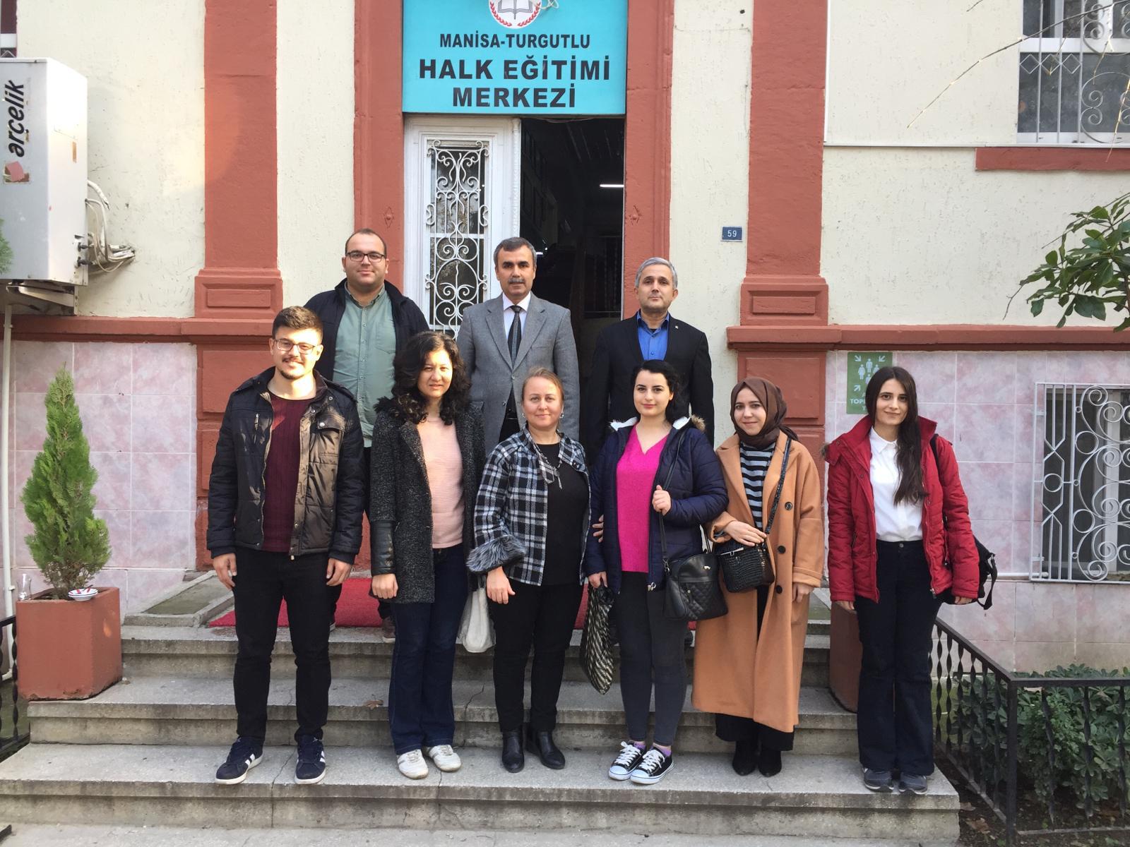 Turgutlu HEM'de 10 kursiyerin kâtip olarak atanma gururu