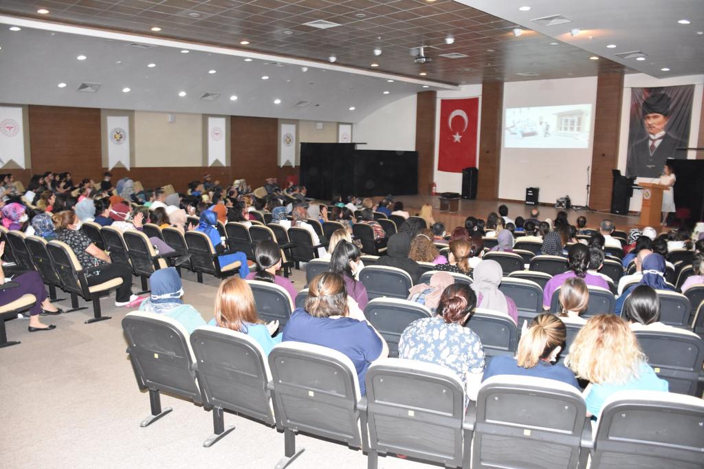 Hemşireler 2 yıl sonra günlerini coşkuyla kutladı GÜNCEL Turgutlu Yankı