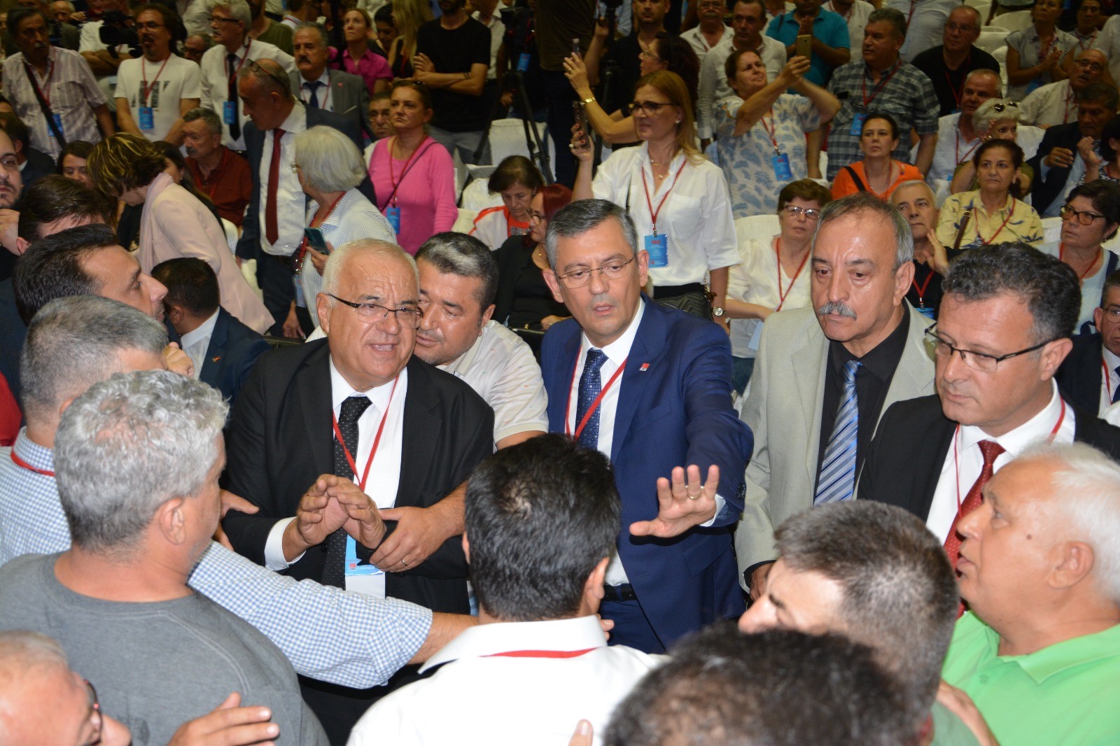 CHP Manisa il kongresinde arbede çıktı