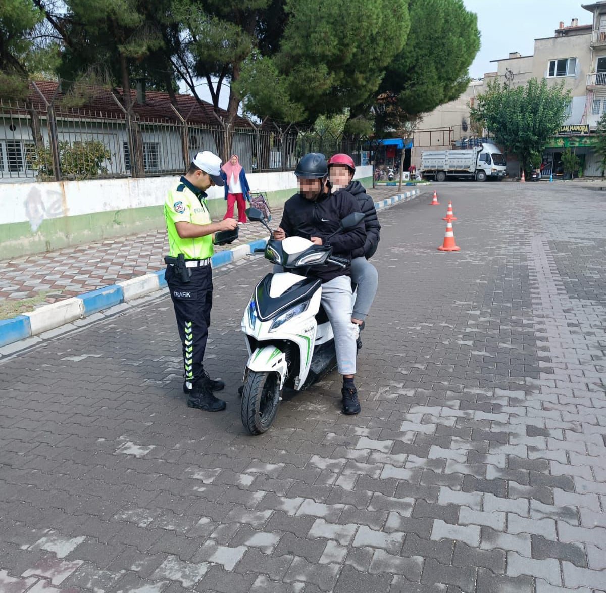 Manisa'da trafik denetimleri hız kesmiyor!