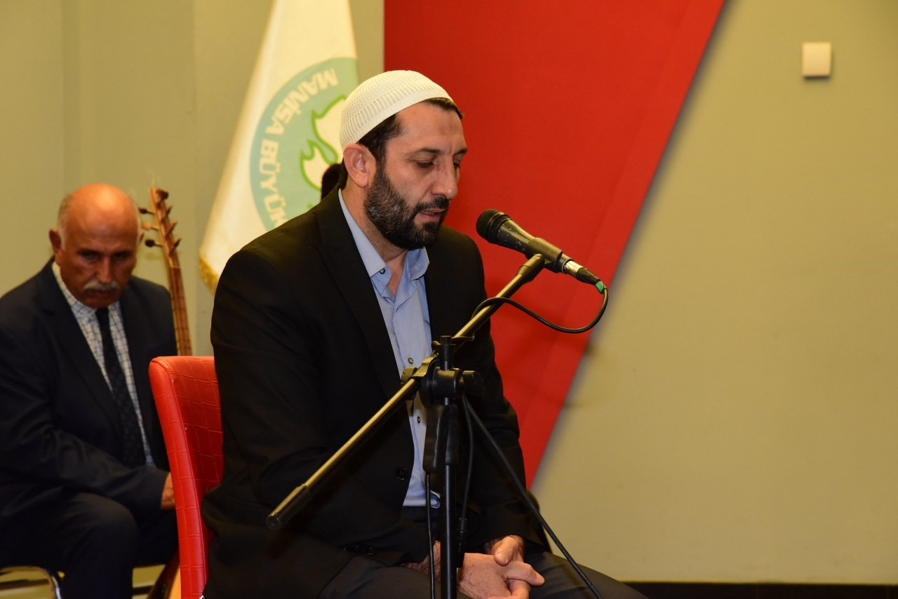 Manisa'da aşıklar hünerlerini sergiledi