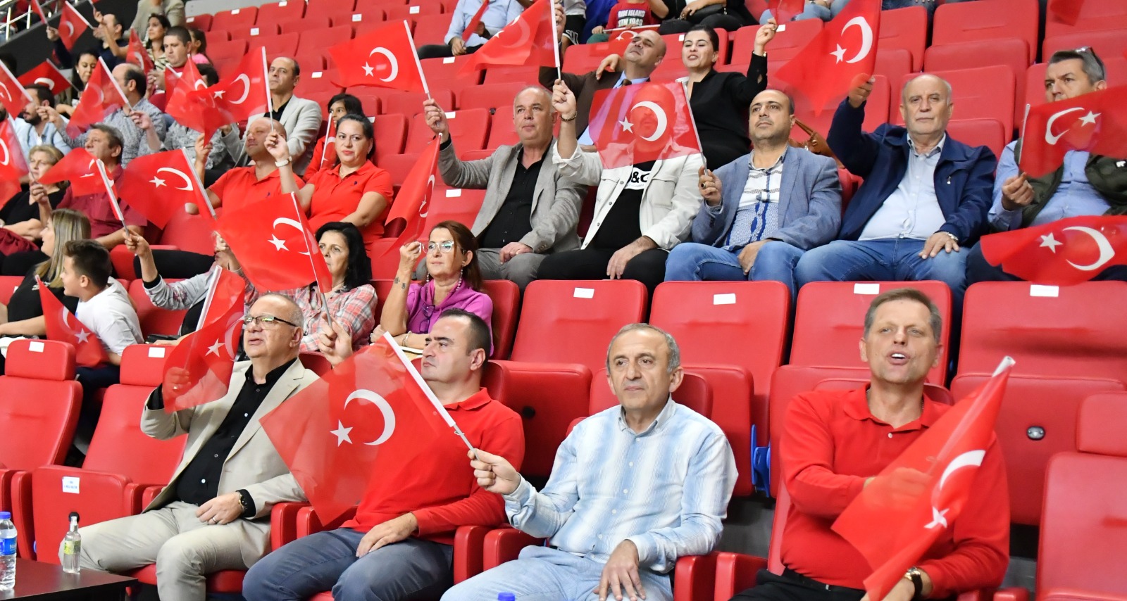 Potanın Tarzanları Avrupa'da tam yol ileri 79-52