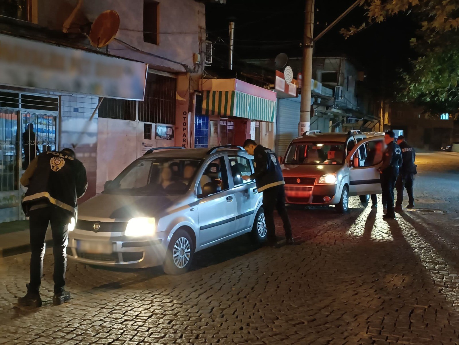 Manisa'da 'Güven ve Huzur' uygulamasında 9 kişi yakalandı