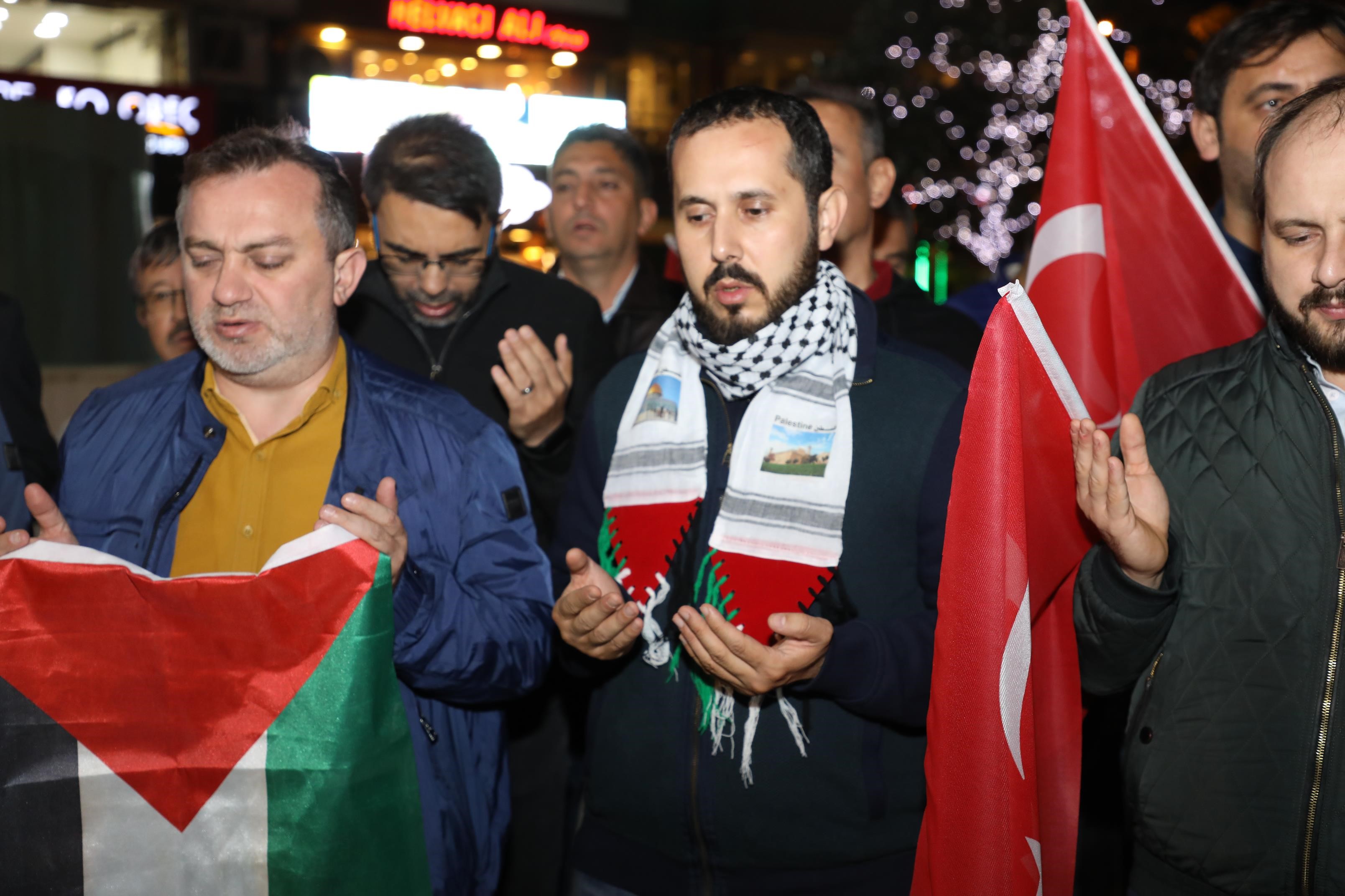 Manisa'da İsrail'e protesto Filistin'e destek