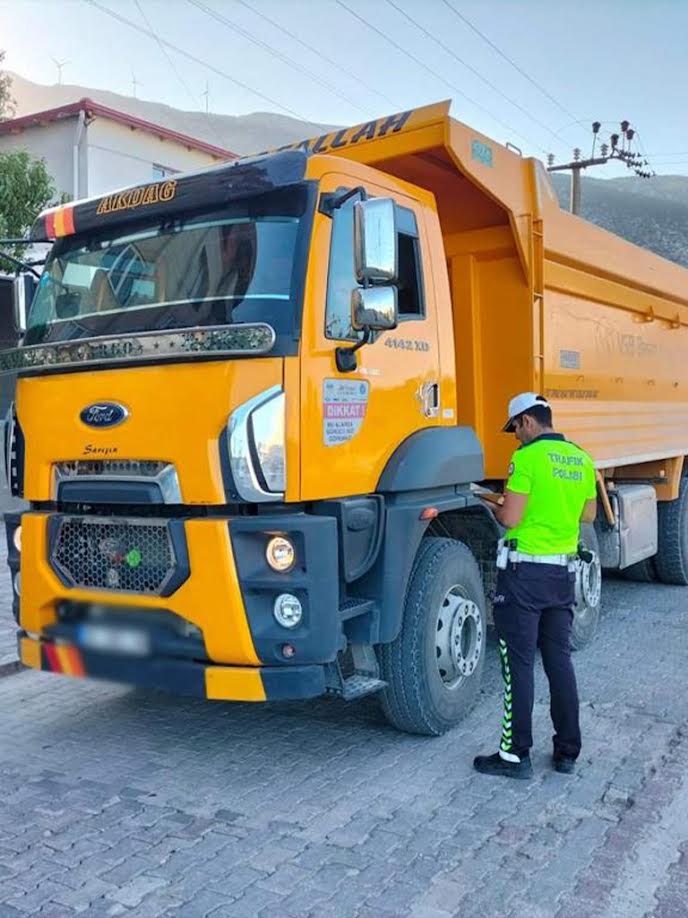Manisa'da hafriyat kamyonlarına denetim