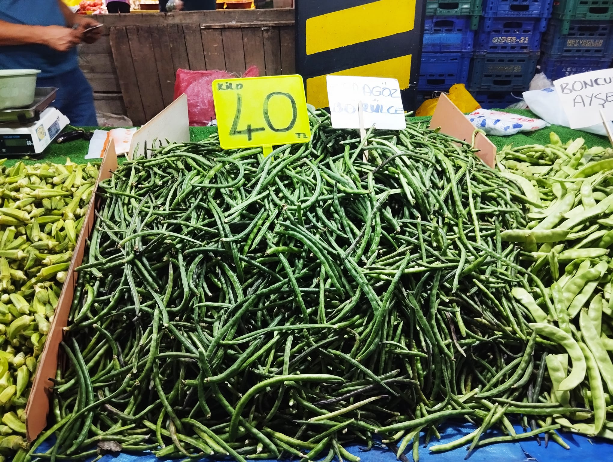 Cumartesi Pazarı'nda Hamsi'nin fiyatı 70 TL
